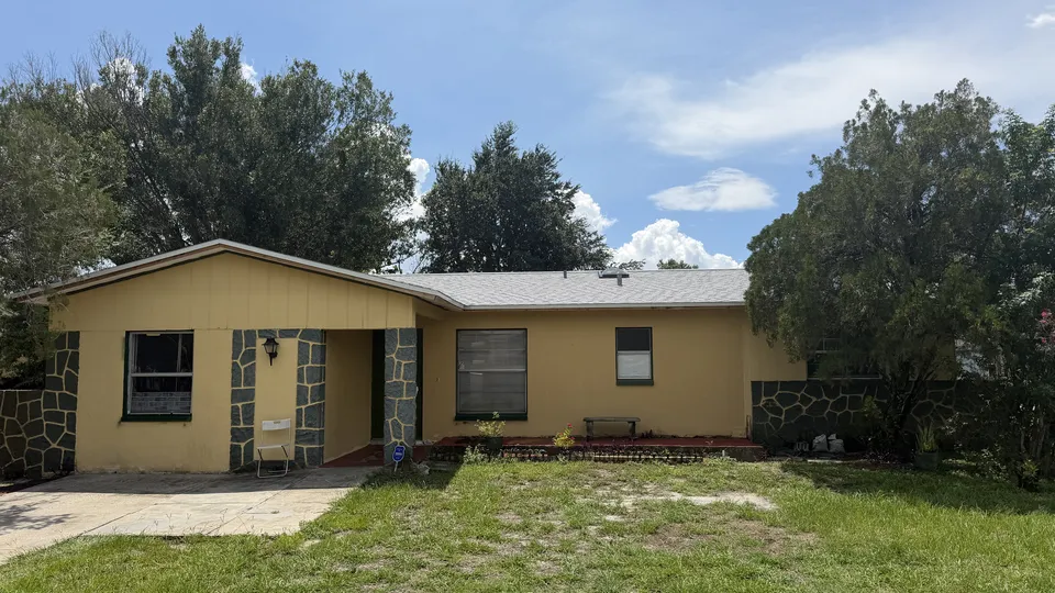 Tampa home with a new code-built shingle roof